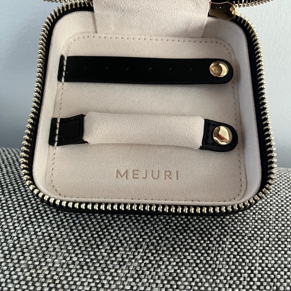 Mejuri Jewelry Case - NEW! - Picture 4 of 5